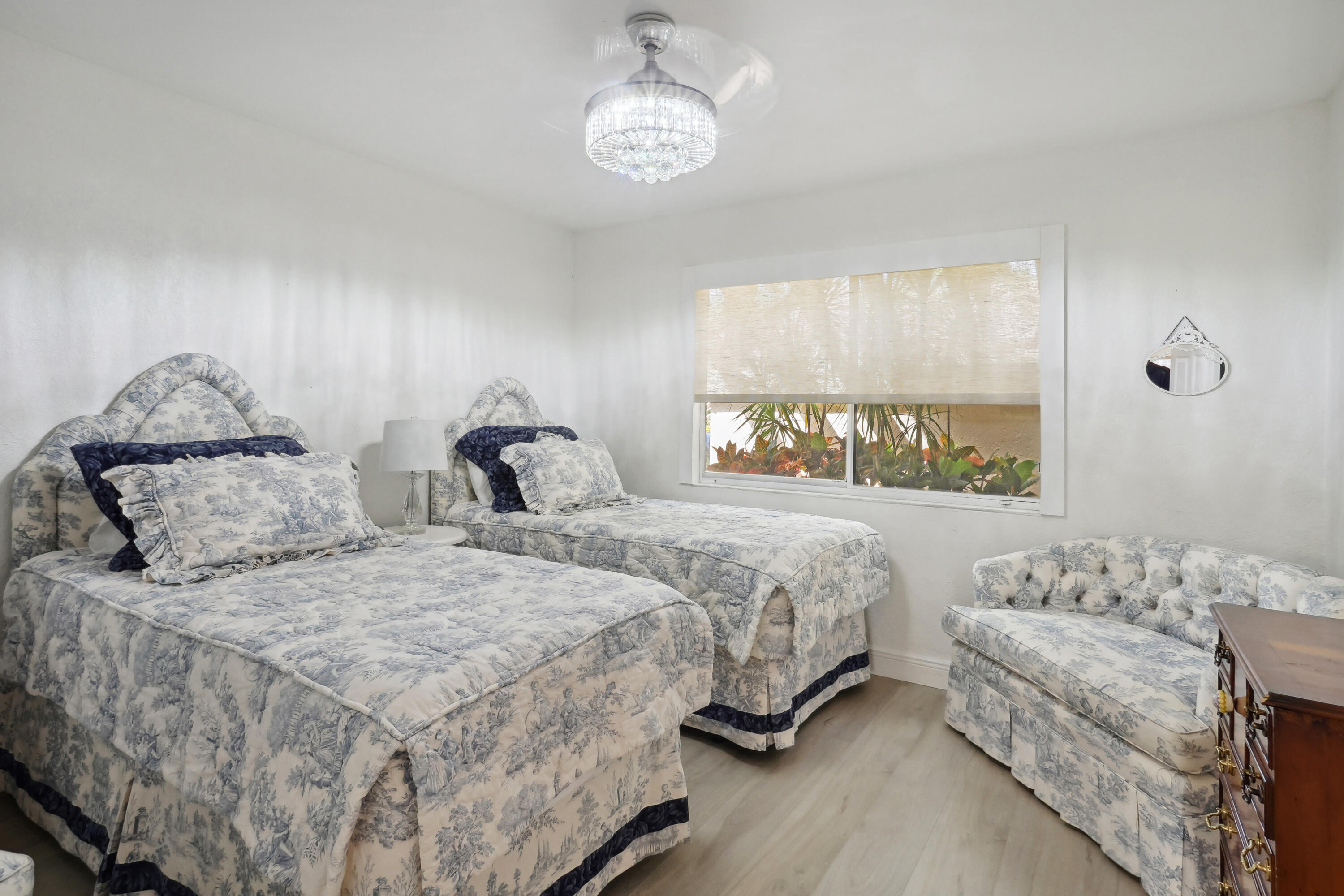 5631 Coach House Circle, Unit D Boca Raton, FL 33486 - Photo 5 of 17 Bedroom 2