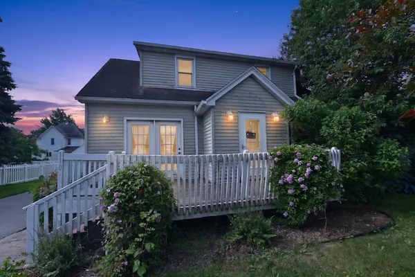 $349,999 | 110 Pierce Street, Arlington, WI 53911