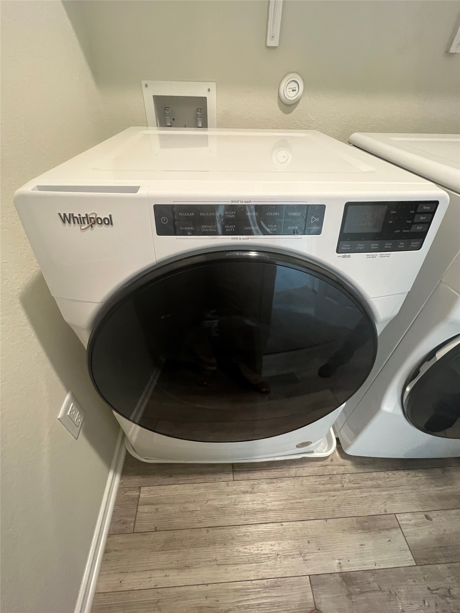 499 Tree Nut Loop Buda, TX 78610 - Photo 24 of 33 Laundry room (W/D convey)