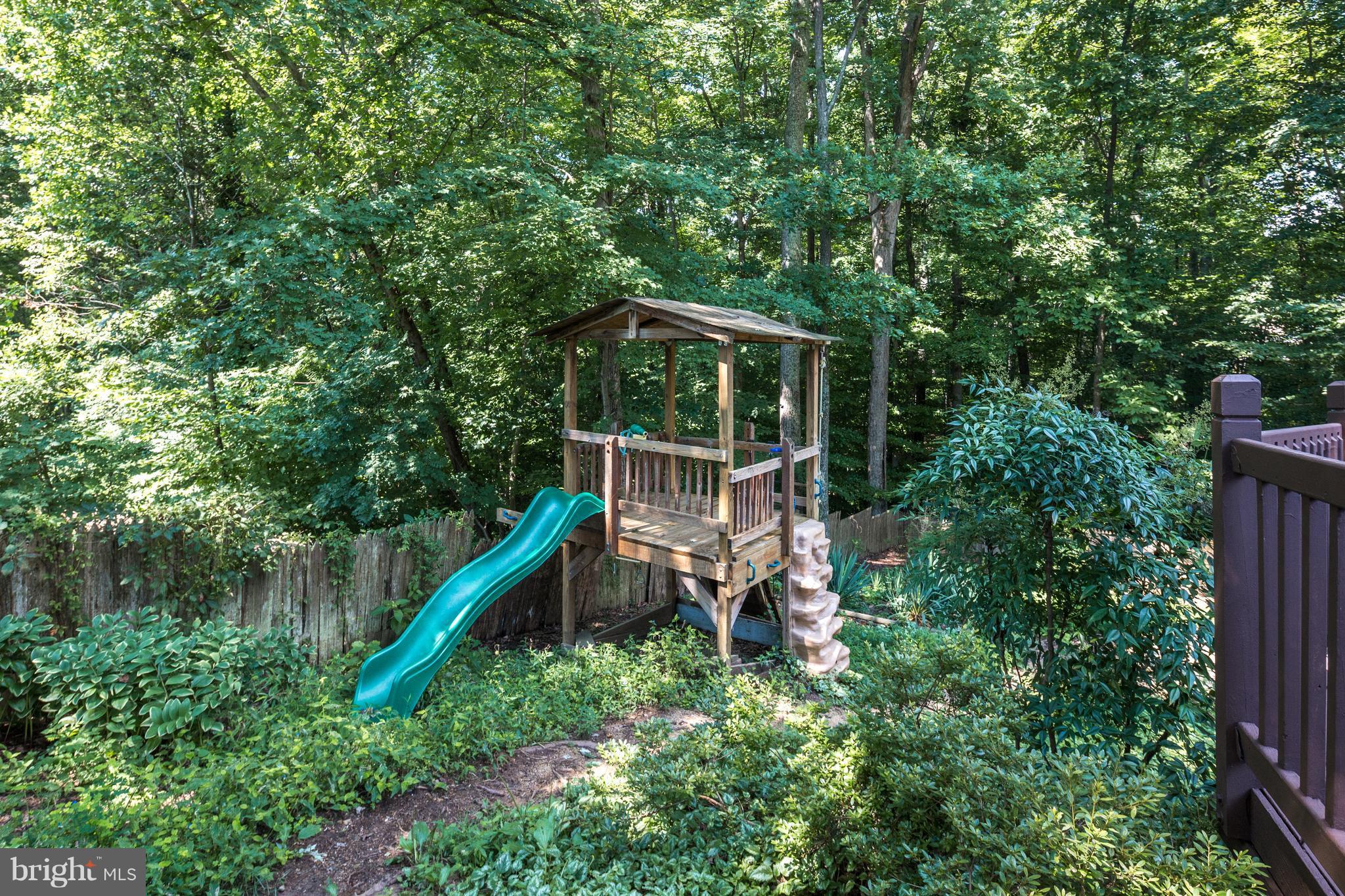 8903 Arley Drive Springfield, VA 22153 - Photo 30 of 30 Exterior (Rear)