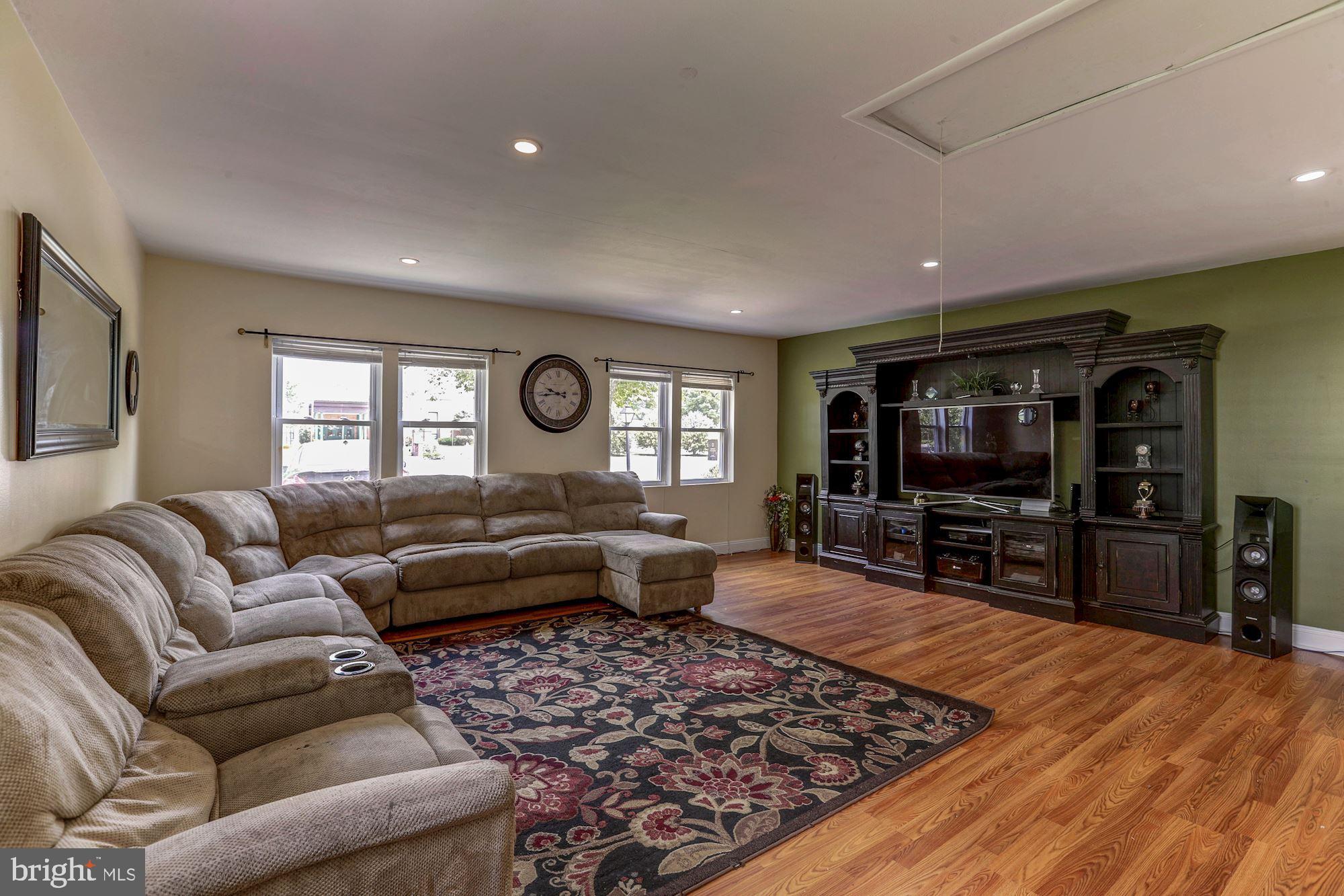 13231 Poplar Tree Road Fairfax, VA 22033 - Photo 18 of 32 Gallery Image 18