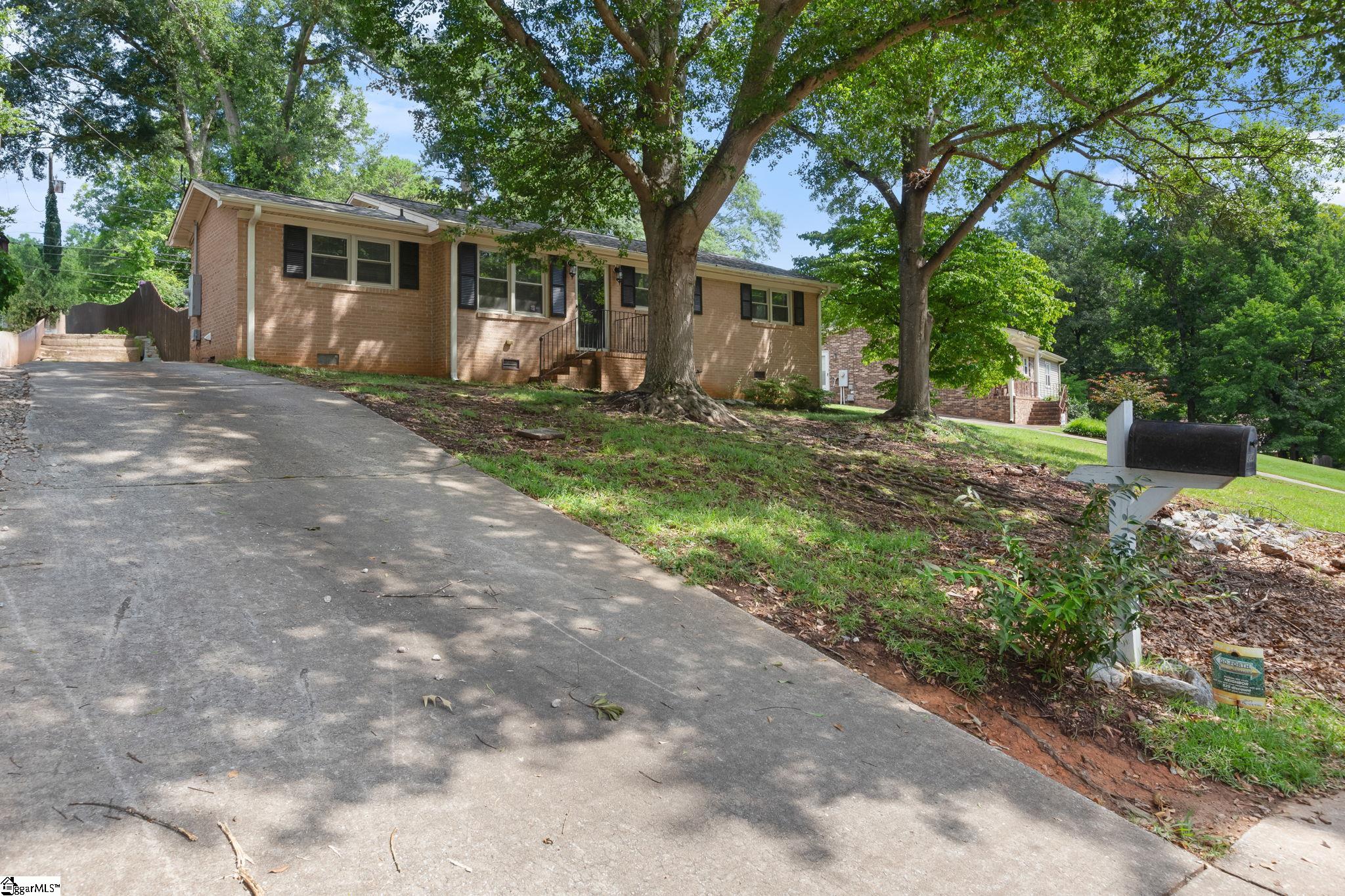 204 Capewood Road Simpsonville, SC 29680 - Photo 2 of 21 Gallery Image 2