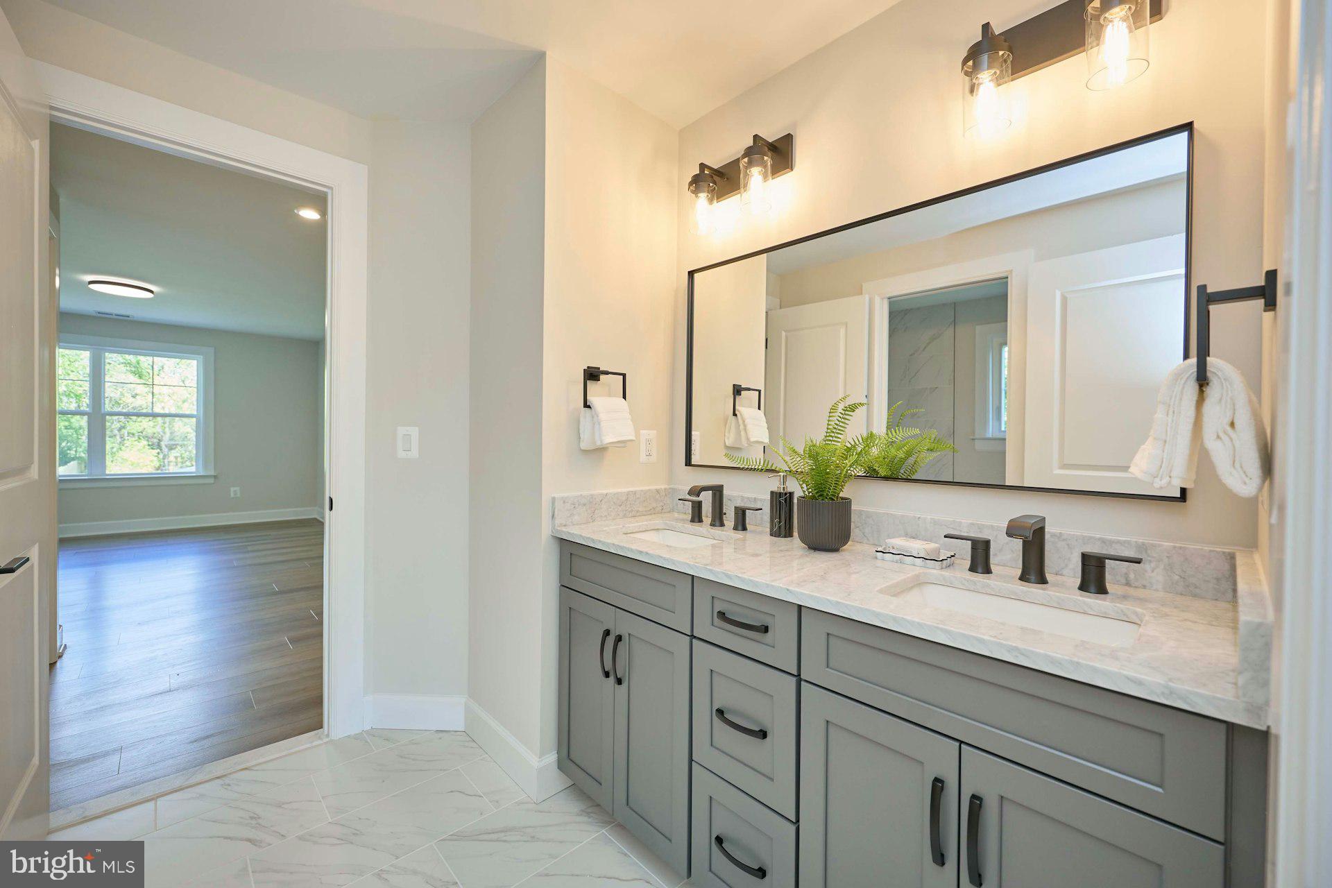 2904 Random Road Falls Church, VA 22042 - Photo 43 of 72 Upper level shared bath