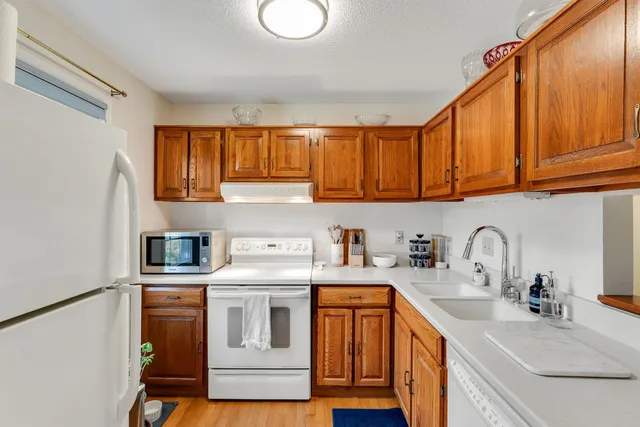 $299,000 | 24 Hayes Avenue, South Burlington, VT 05403