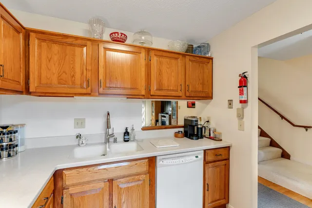 $299,000 | 24 Hayes Avenue, South Burlington, VT 05403