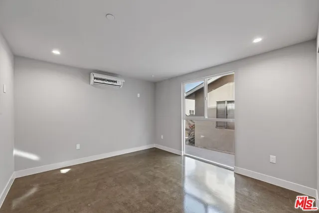 $739,000 | 919 1/2 North Benton Way, Los Angeles, CA 90026