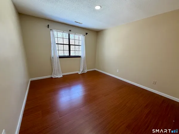 $1,700 | 44 Surrey Drive, Unit A6, Newington, CT 06111