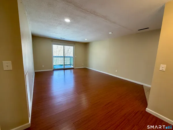 $1,700 | 44 Surrey Drive, Unit A6, Newington, CT 06111