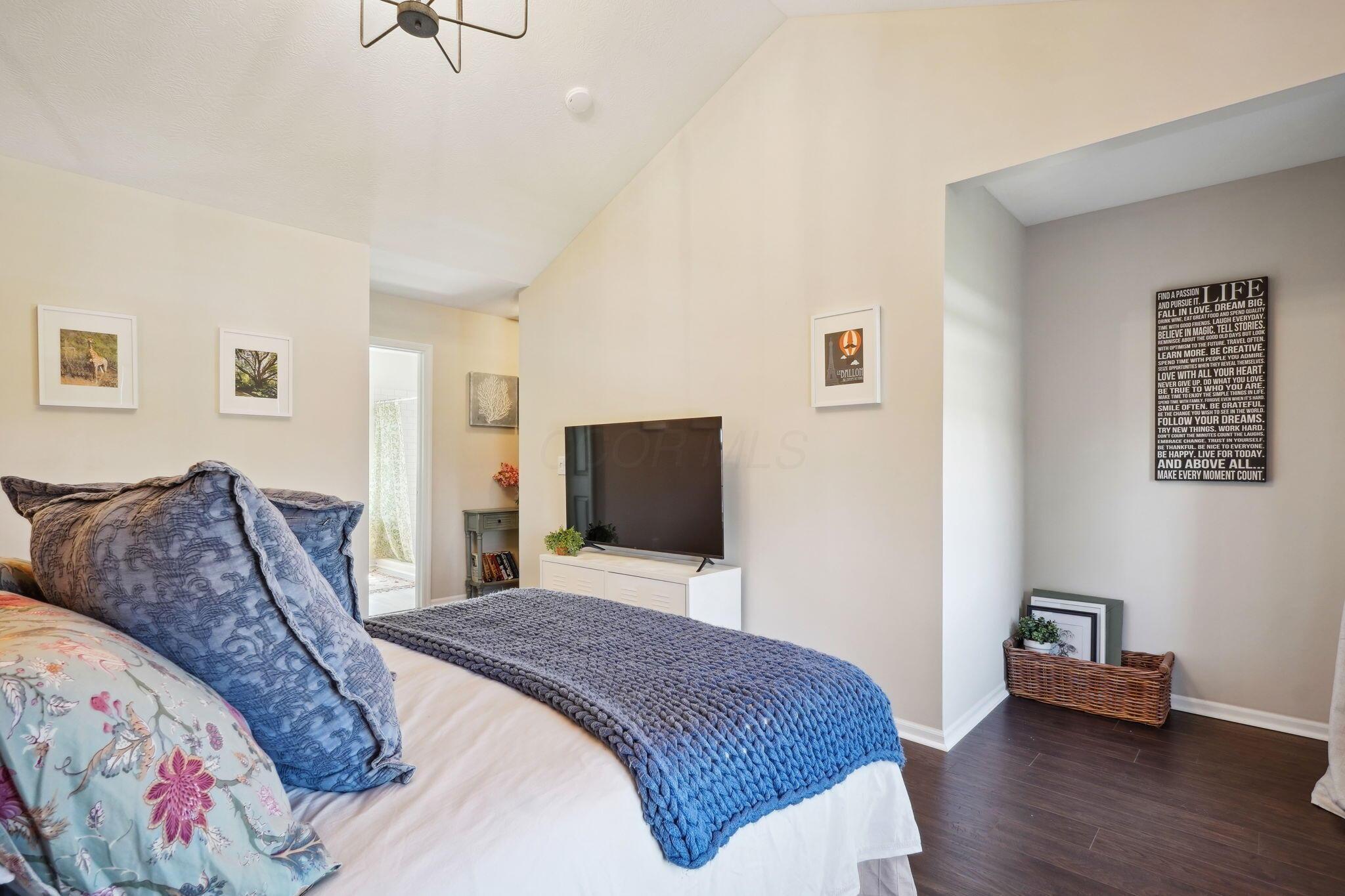 707 Lazelle Road Westerville, OH 43081 - Photo 12 of 26 Master Bedroom Suite