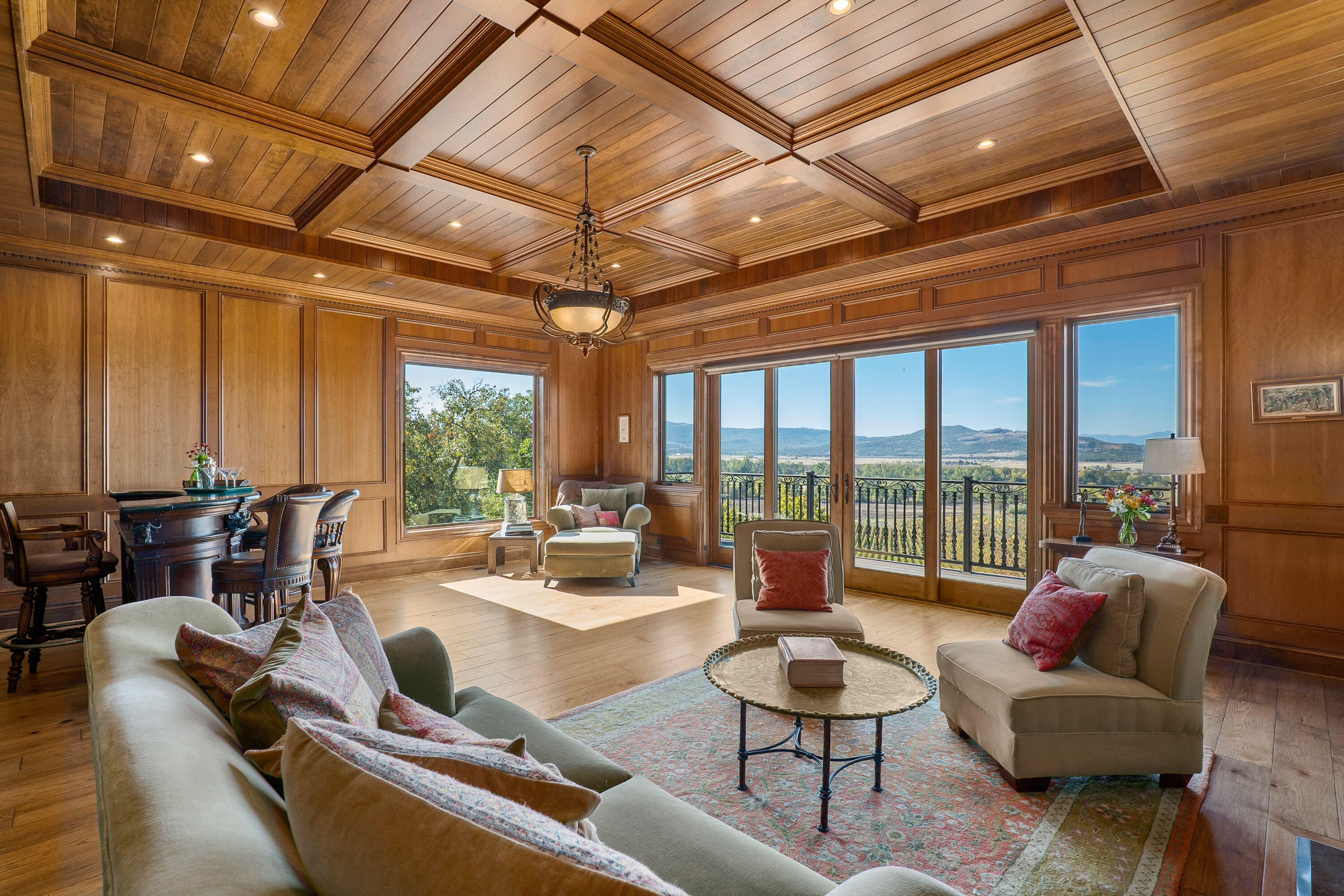 766 Meridian Road Eagle Point, OR 97524 - Photo 22 of 66 a living room with furniture and a large window