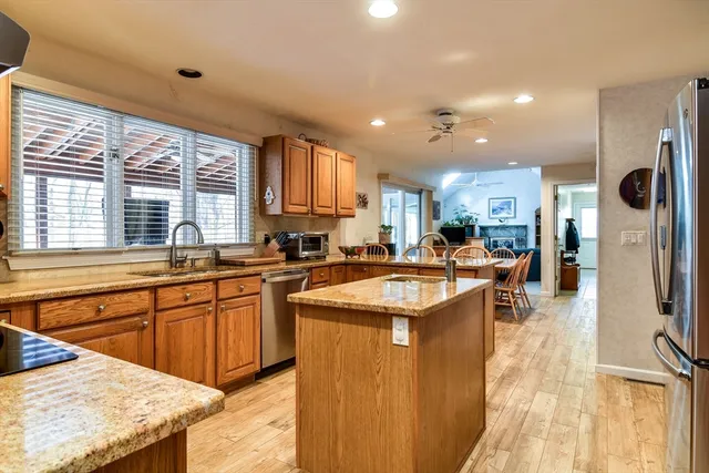 $1,600,000 | 10 Sundance Way, Natick, MA 01760