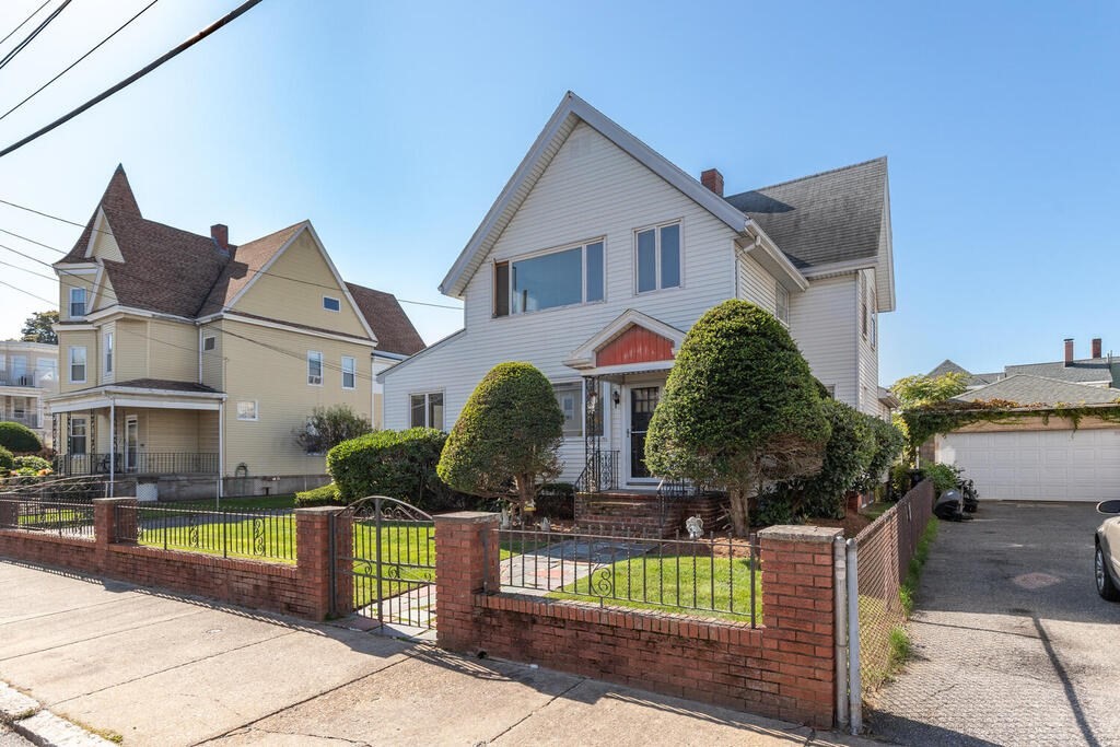 11 Upland Road Everett, MA 02149 - Photo 3 of 28 Gallery Image 3