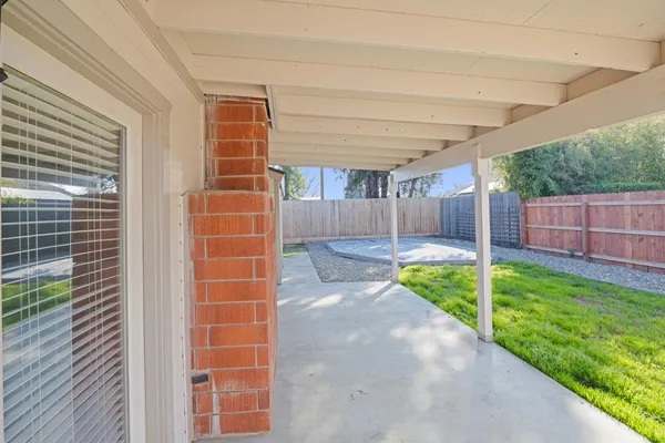 $379,000 | 1931 South W Court, Visalia, CA 93277