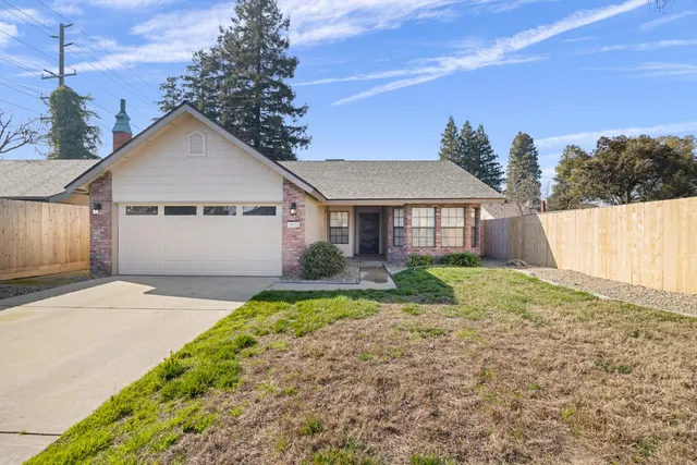 $379,000 | 1931 South W Court, Visalia, CA 93277