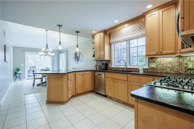 $549,900 | 125 Regatta Drive, Webster, NY 14580