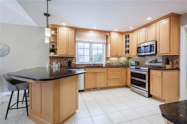 $549,900 | 125 Regatta Drive, Webster, NY 14580