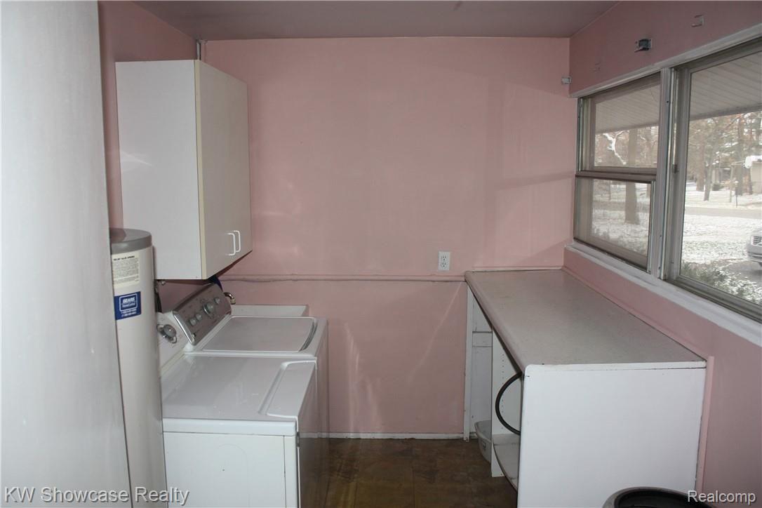 29520 Sugar Spring Road Farmington, MI 48334 - Photo 23 of 33 IMG_8804.JPG