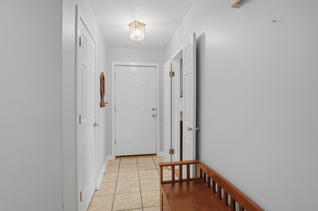 210 Beacon Park Road, Unit 210 Webster, MA 01570 - Photo 18 of 42