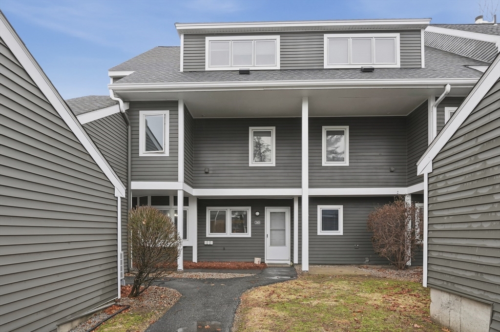 210 Beacon Park Road, Unit 210 Webster, MA 01570 - Photo 2 of 42
