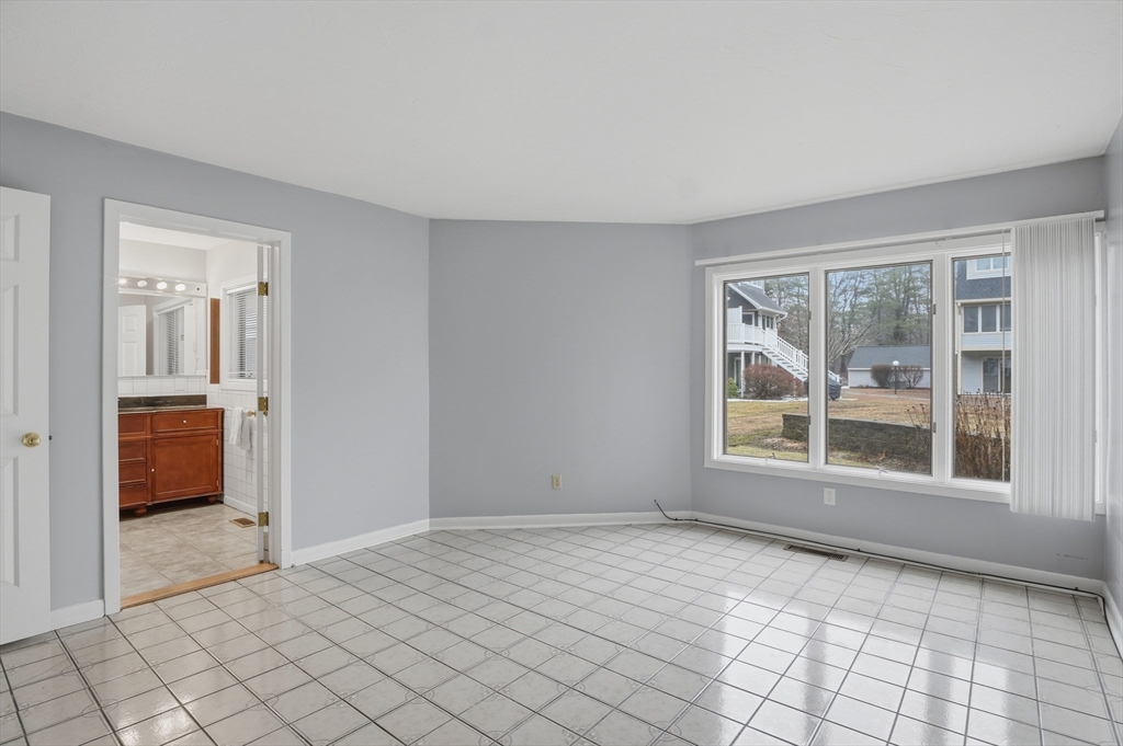 210 Beacon Park Road, Unit 210 Webster, MA 01570 - Photo 23 of 42