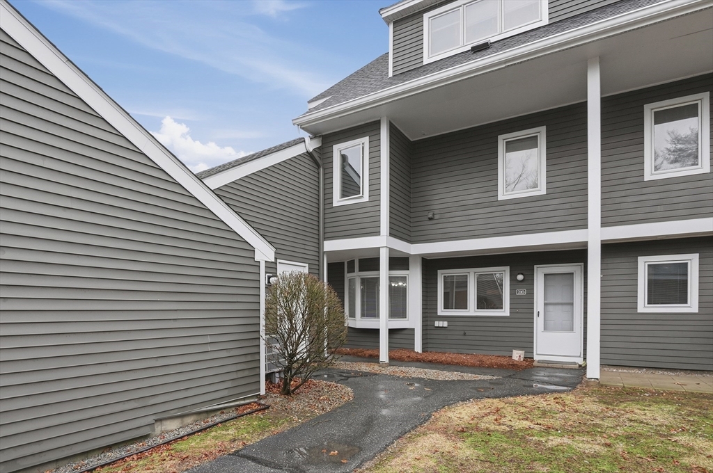 210 Beacon Park Road, Unit 210 Webster, MA 01570 - Photo 3 of 42