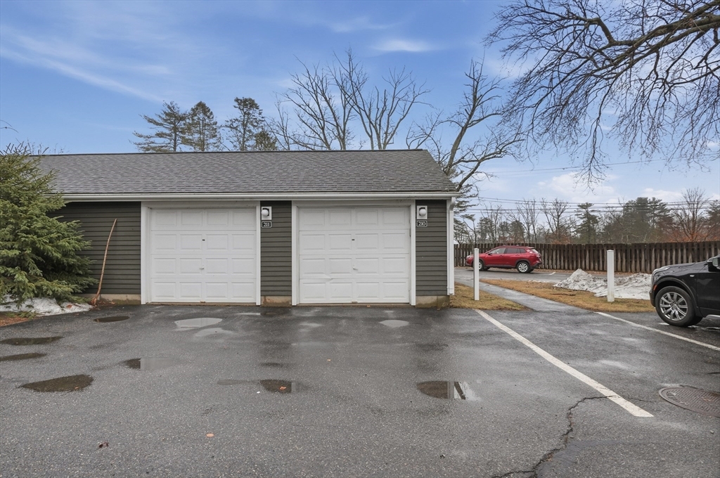 210 Beacon Park Road, Unit 210 Webster, MA 01570 - Photo 37 of 42