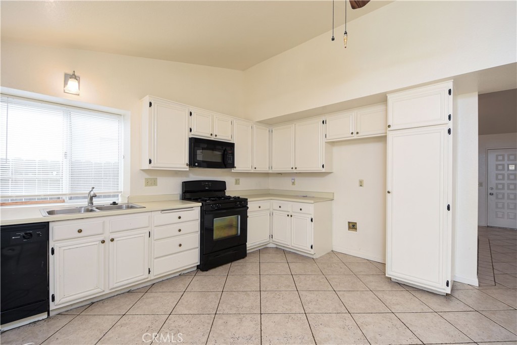 784 Ashley Street Hemet, CA 92545 - Photo 11 of 27