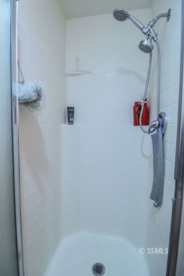1000 West Iowa Avenue Ridgecrest, CA 93555 - Photo 19 of 32 a bathroom with a shower