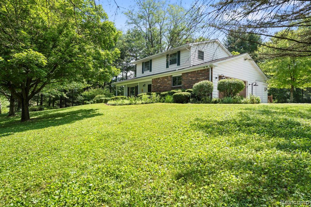 350 Mack Road Leonard, MI 48367 - Photo 1 of 46