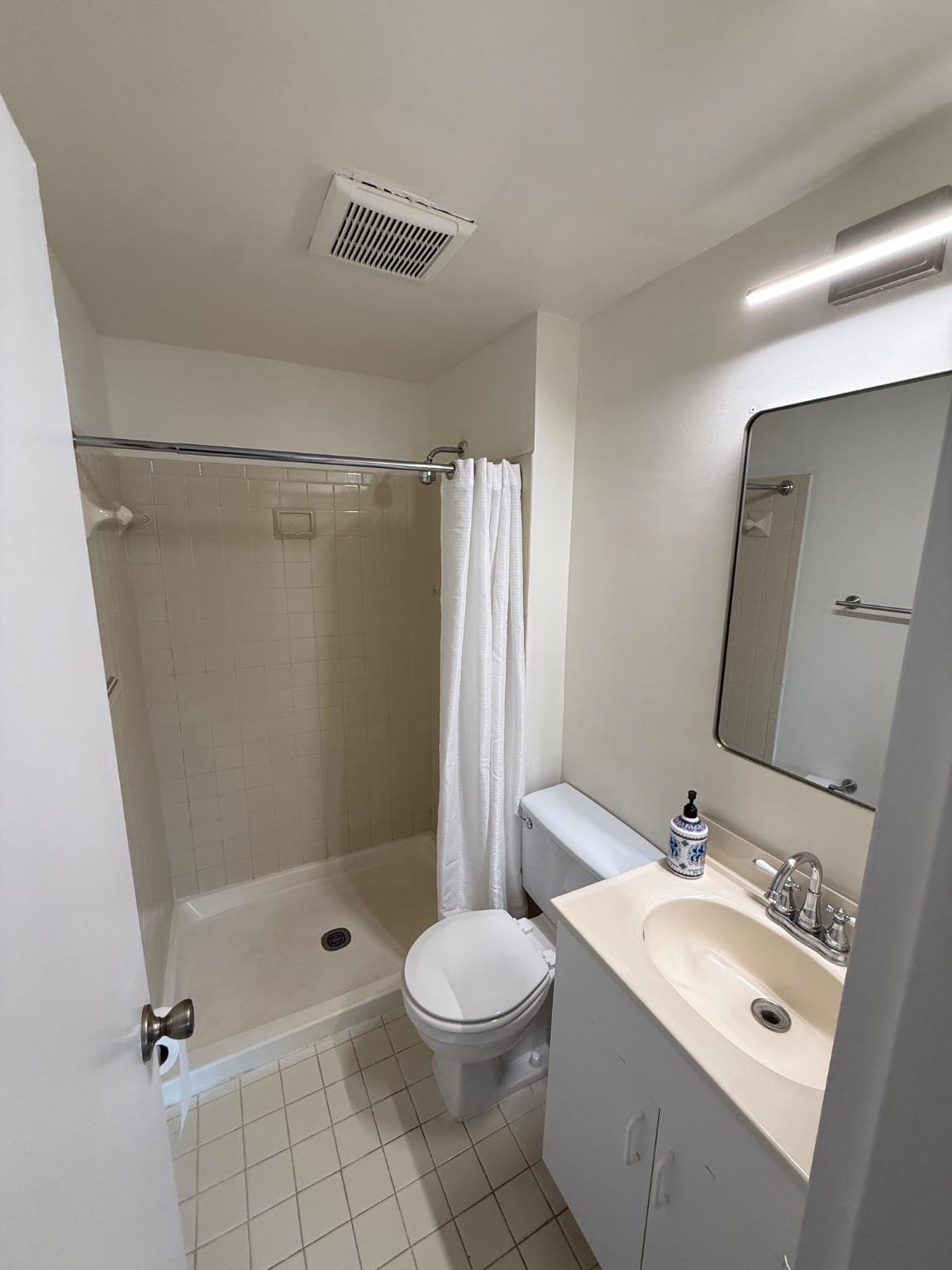 9455 Horizon Run Road, Unit 8 Gaithersburg, MD 20886 - Photo 15 of 25 Modern bathroom with sleek finishes. second floor