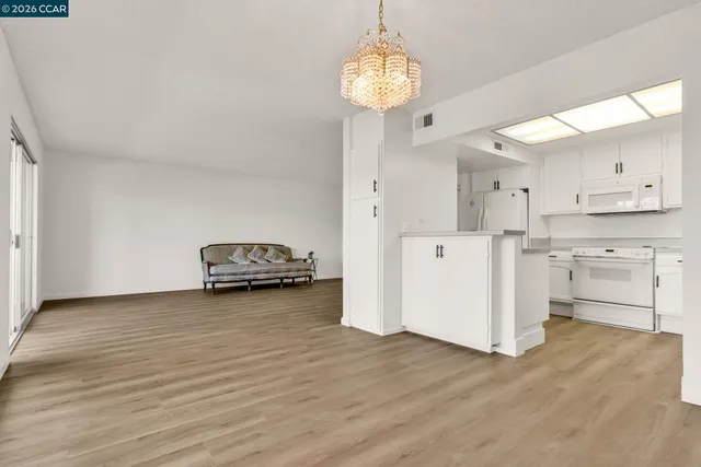 $317,900 | 1108 Fairlawn Court, Unit 6, Walnut Creek, CA 94595