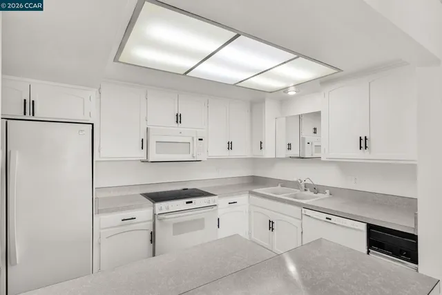 $317,900 | 1108 Fairlawn Court, Unit 6, Walnut Creek, CA 94595