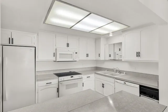 $317,900 | 1108 Fairlawn Court, Unit 6, Walnut Creek, CA 94595