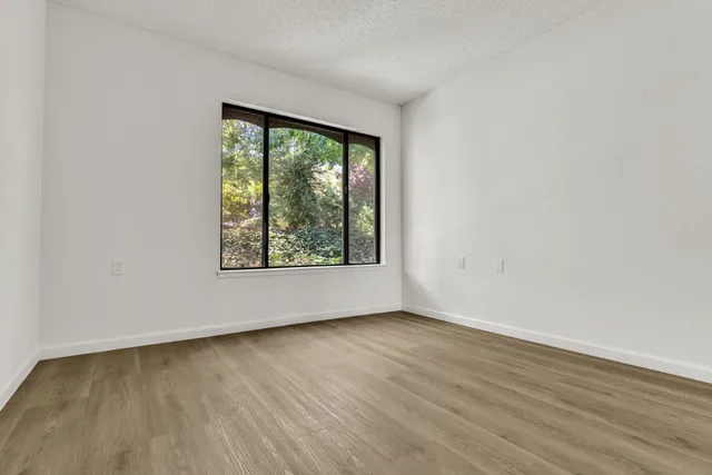 $317,900 | 1108 Fairlawn Court, Unit 6, Walnut Creek, CA 94595