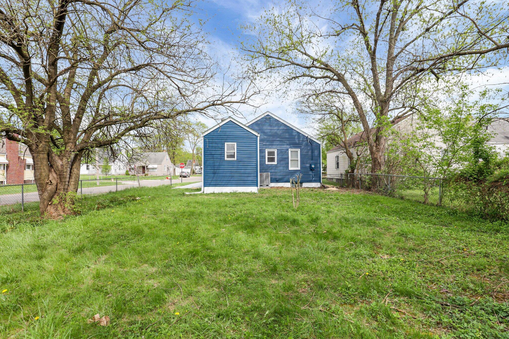 2253 Gerbert Road Columbus, OH 43211 - Photo 15 of 42 14-web-or-mls-0N4A2602