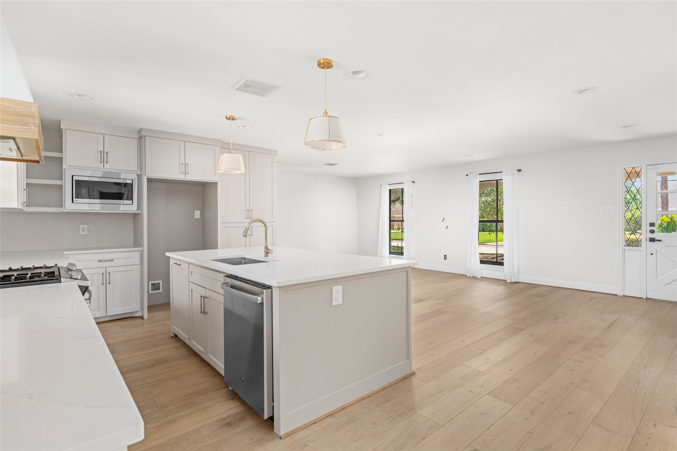 10830 Burgoyne Road Houston, TX 77042 - Photo 18 of 44 Gallery Image 18