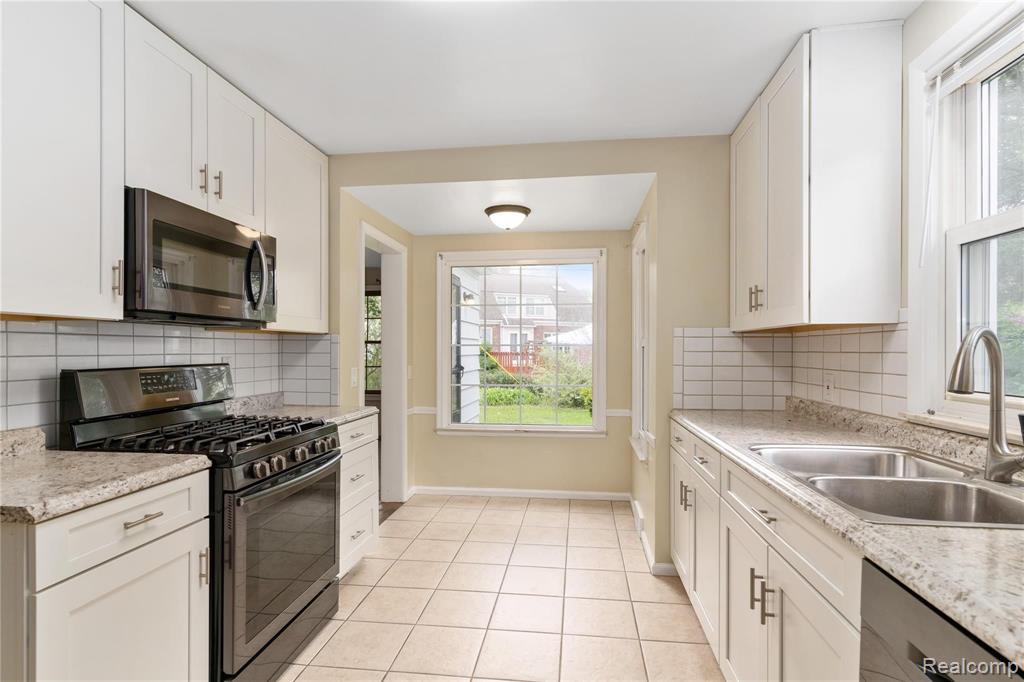 3316 Eastham Road Dearborn, MI 48120 - Photo 13 of 25