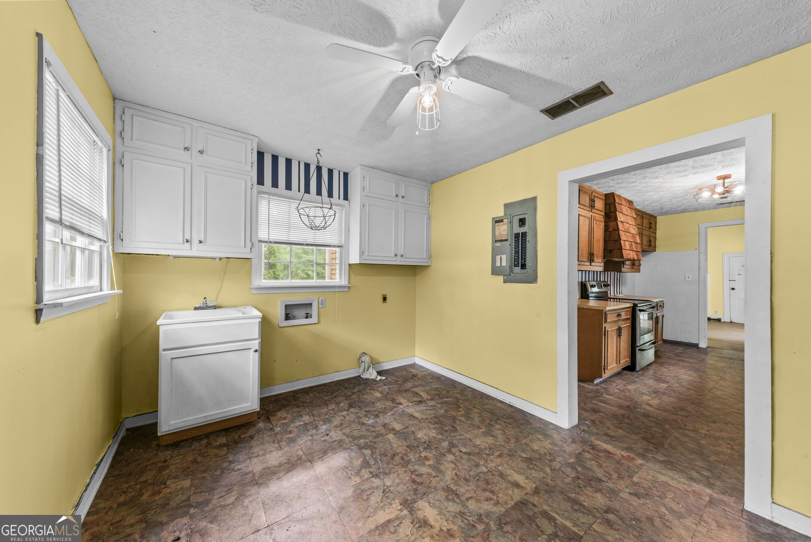 1047 Dixie Road Covington, GA 30014 - Photo 34 of 46 Gallery Image 34