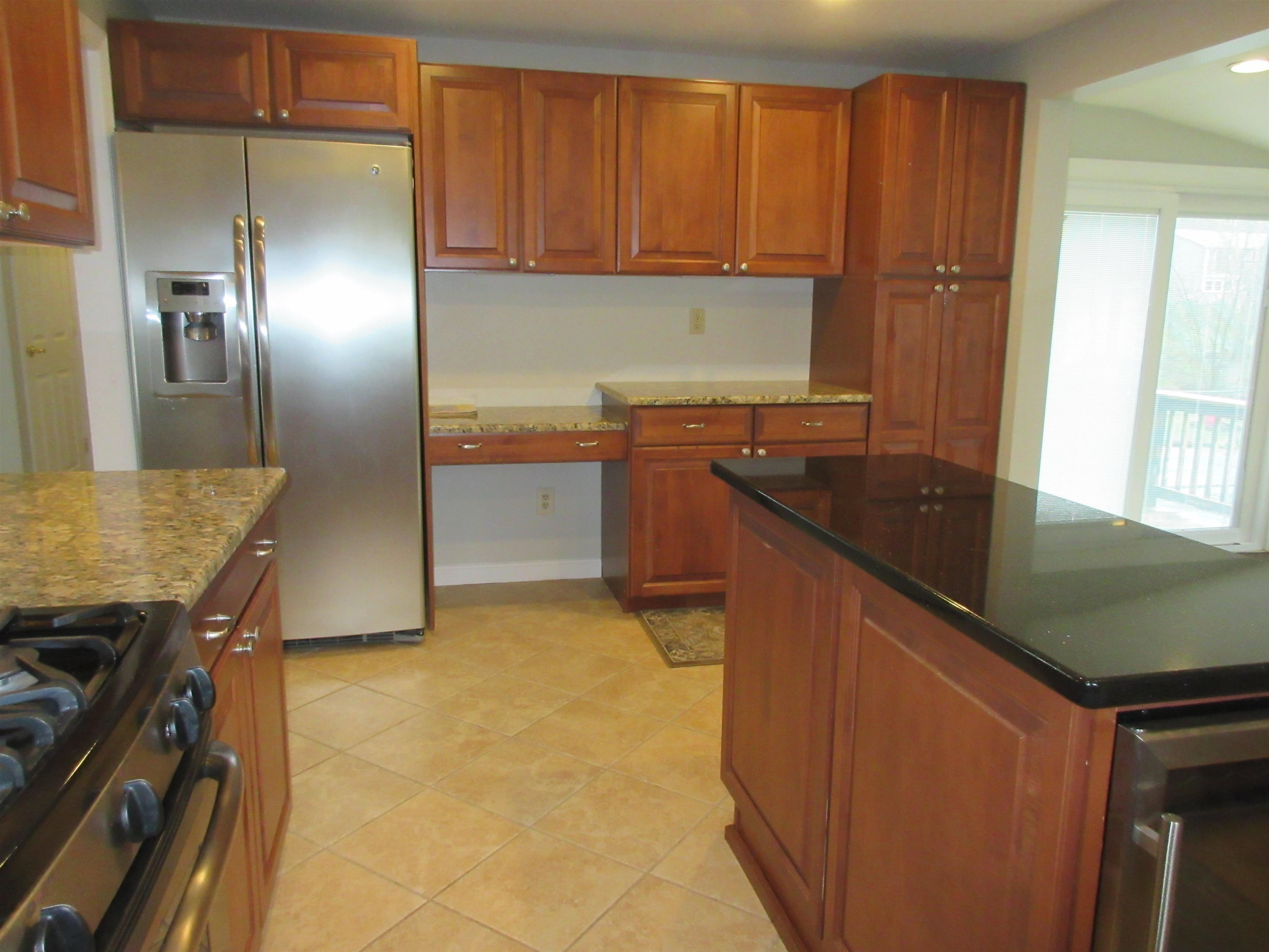 4 Westgate Road Derry, NH 03038 - Photo 17 of 32