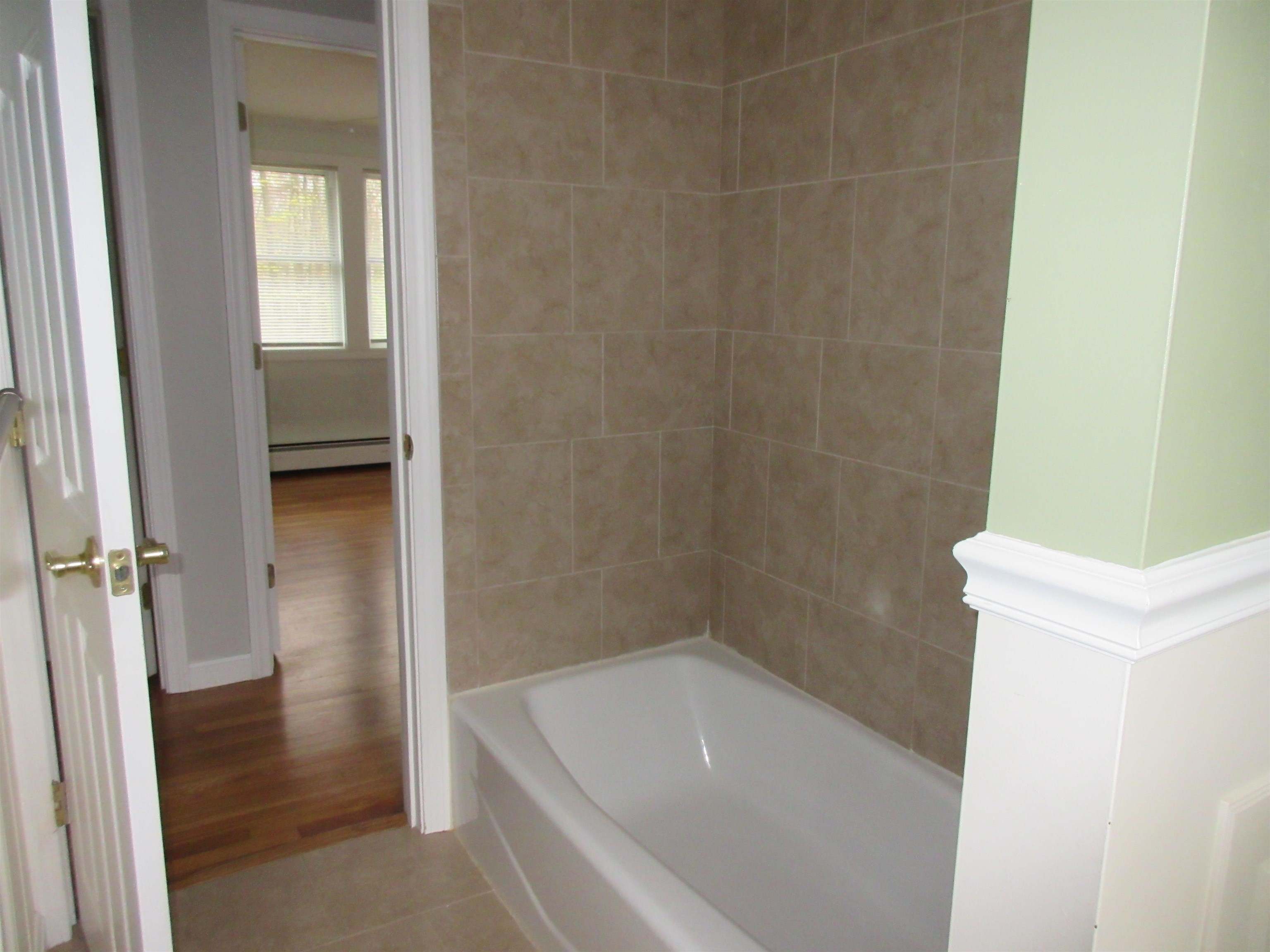 4 Westgate Road Derry, NH 03038 - Photo 21 of 32