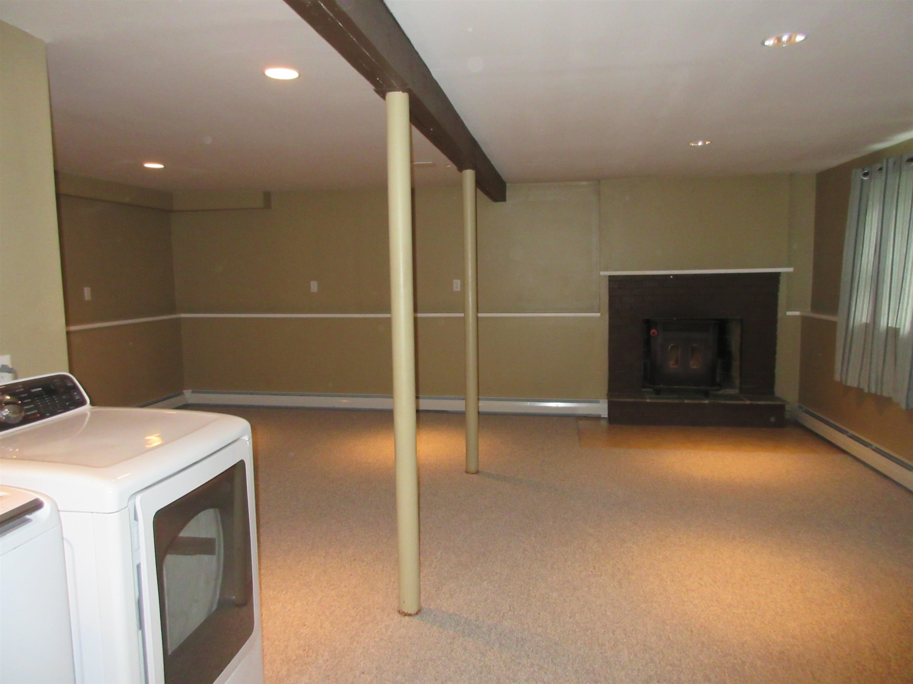 4 Westgate Road Derry, NH 03038 - Photo 29 of 32