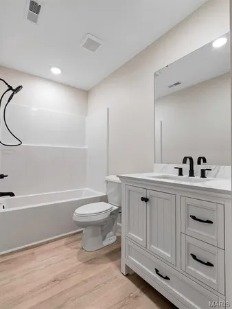 $229,000 | 45 East Oak Street, St. Clair, MO 63077