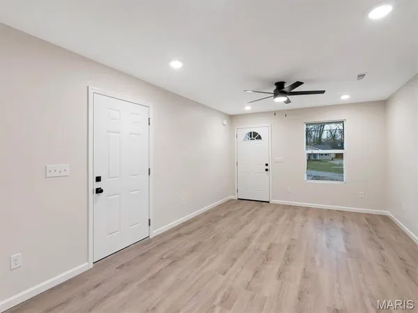 $229,000 | 45 East Oak Street, St. Clair, MO 63077