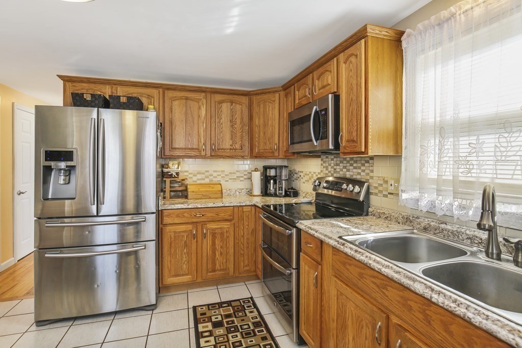 31-33 George Saint Extension Webster, MA 01570 - Photo 13 of 31 Gallery Image 13