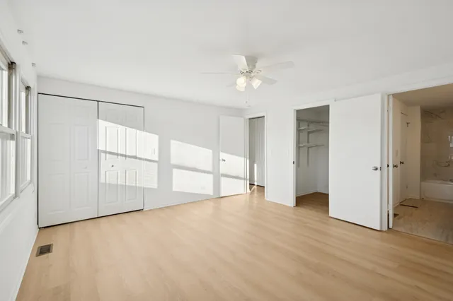 $299,900 | 923 Banbury Court, Schaumburg, IL 60169