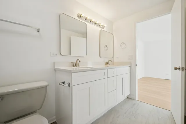 $299,900 | 923 Banbury Court, Schaumburg, IL 60169