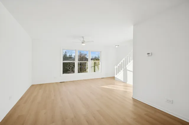 $299,900 | 923 Banbury Court, Schaumburg, IL 60169