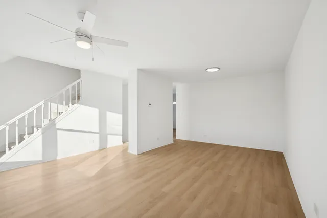 $299,900 | 923 Banbury Court, Schaumburg, IL 60169