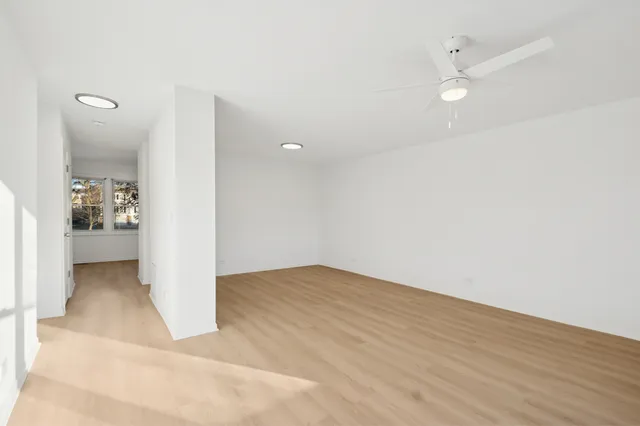 $299,900 | 923 Banbury Court, Schaumburg, IL 60169