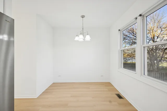 $299,900 | 923 Banbury Court, Schaumburg, IL 60169